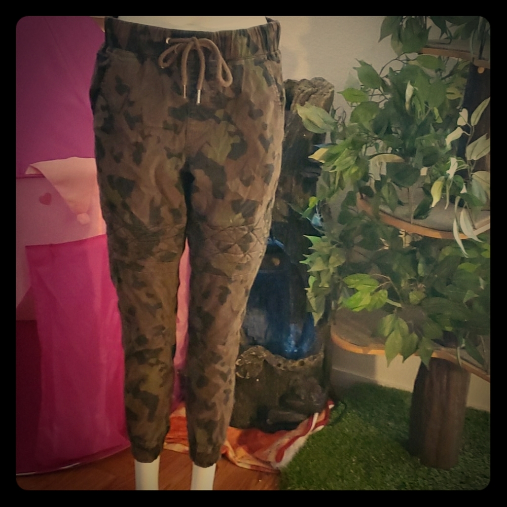 XS Guess Camouflage Army Print Pants Jogger Unisex